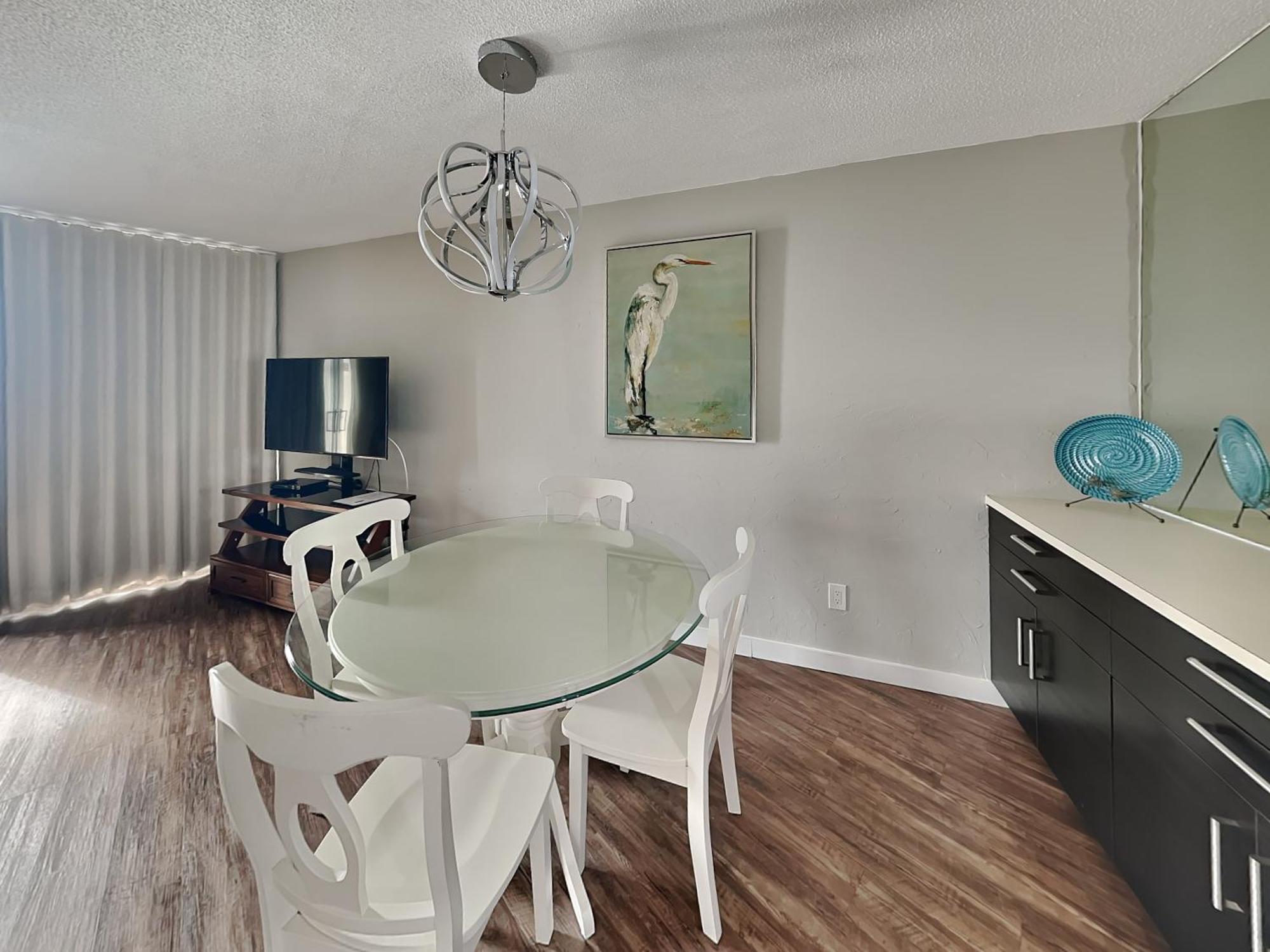 Edgewater Tower I Apartment *